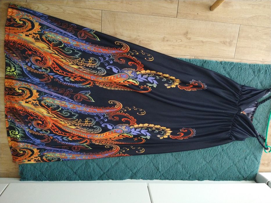 Sukienka MIDI,,sliczna