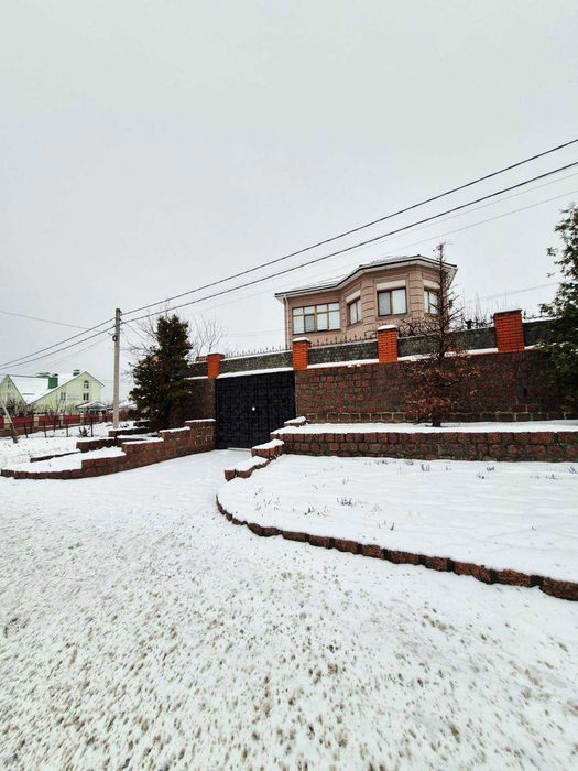 Продам елітний будинок + двоповерхова лазня в подарунок. ТОРГ!!