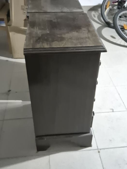 Duas mesinhas de cabeceira