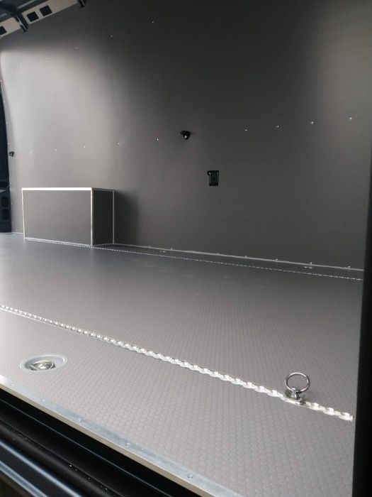 Listwa podłogowa airline do zabudowy busa