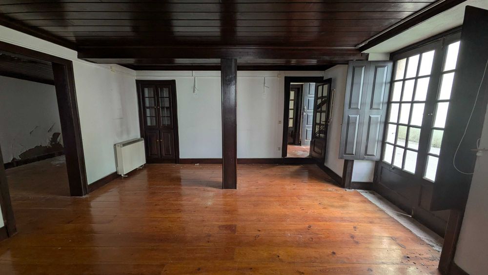Moradia T5 em Verride com logradouro e churrasqueira - Oportunidade em Montemor-o-Velho