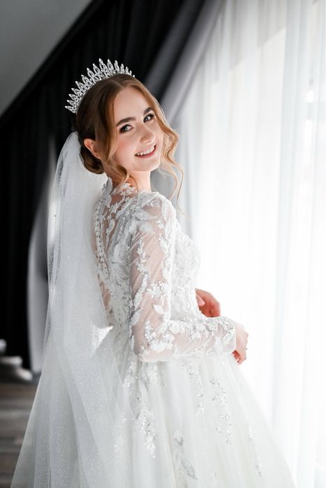 Весільна сукня в розмірі xs