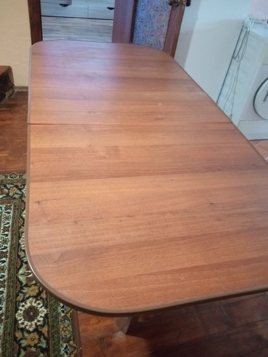 Продається стіл книжка