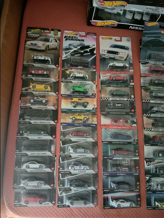 Coleção Diecast 1:64 (Hot Wheels, Pop Race, MiniGT, Tarmac)