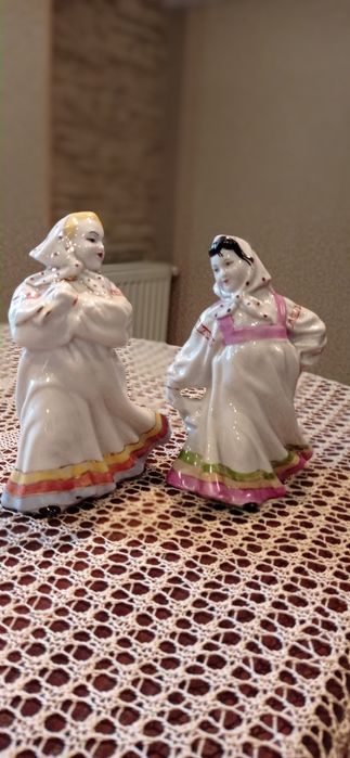 Статуэтки фарфоровые