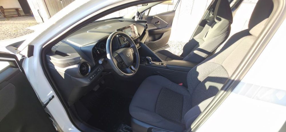 Toyota C-HR Toyota C-HR Comfort1.8 Hybrid 2024 – Salon Polska przebieg 23.800km