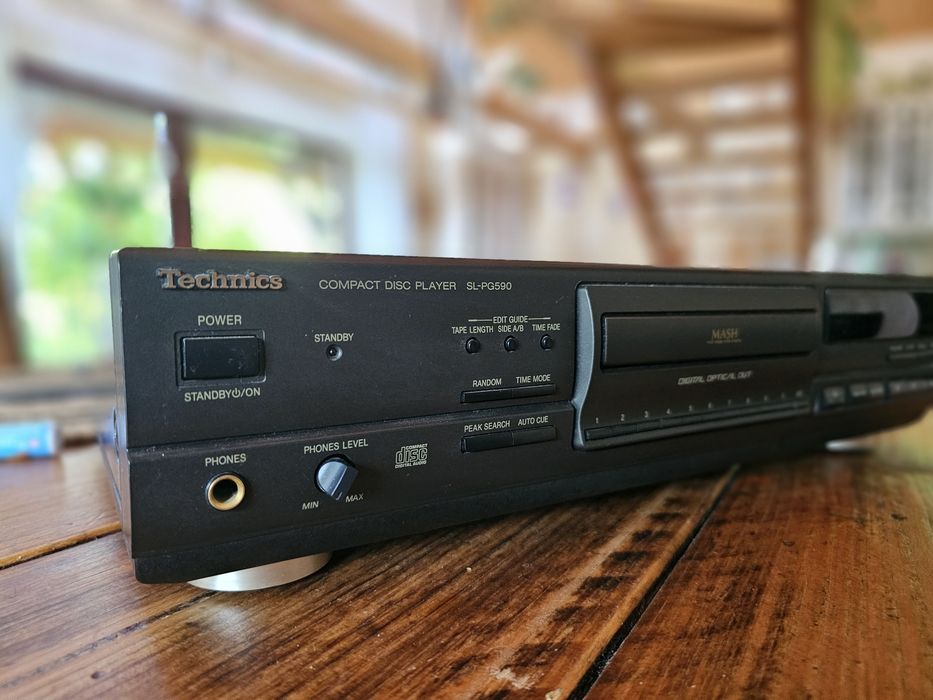 Odtwarzacz CD Technics SL PG590
