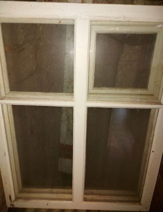 Дерев'яні вікна зі склом, 2 штуки
