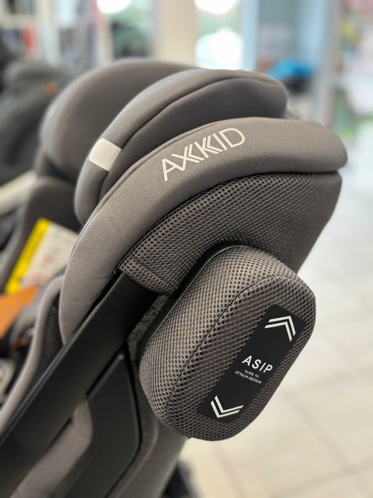 Axkid One 3 fotelik RWF 125 cm/23 kg TEST PLUS