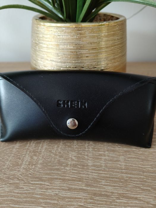 Czarne Etui na okulary Shein eleganckie