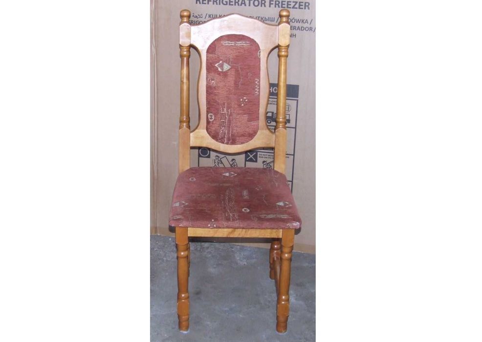 Krzesło z wysokim oparciem