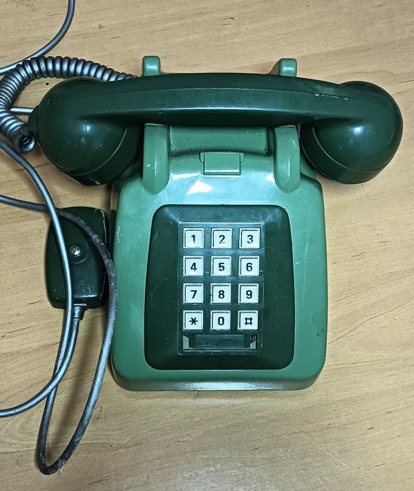 Telefone antigo verde