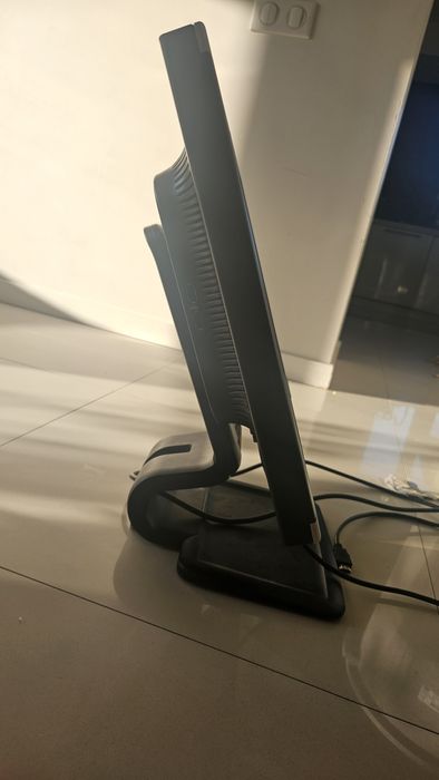 Монітор hp хороший робочий