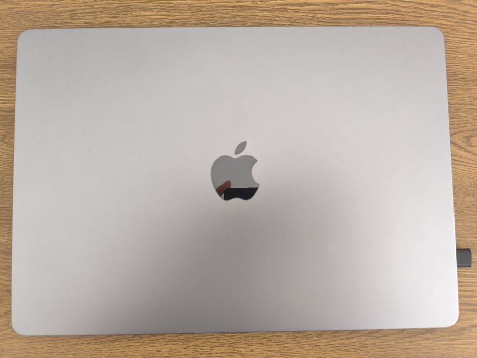 MacBook Air 15" M3 2024 | 8GB RAM | 256GB | Impecável