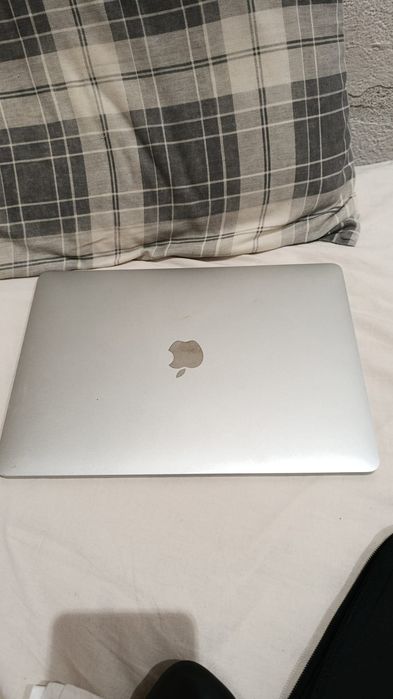Vendo MacBook Pro 13” 2019 modelo A2159 / EMC 3301.