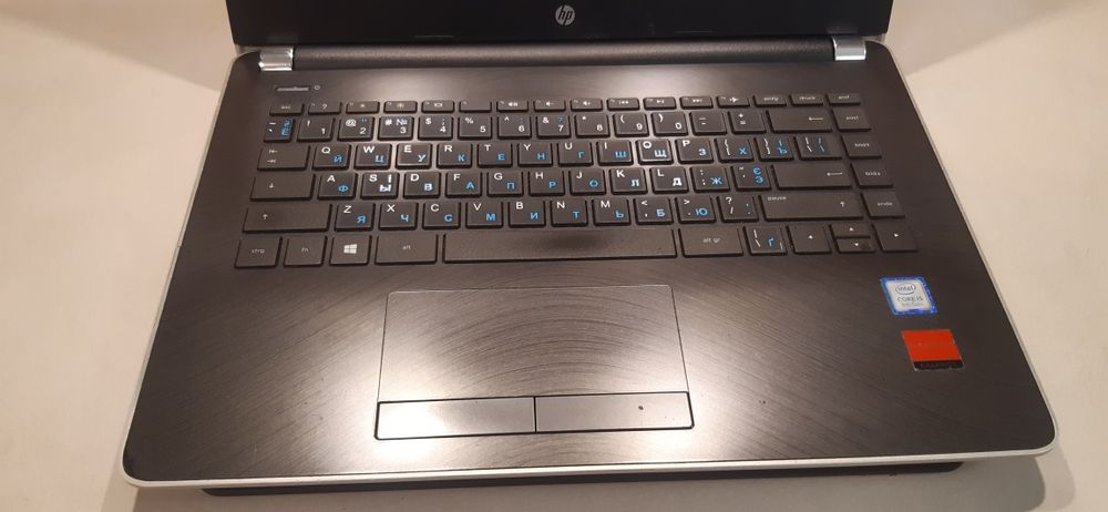 Ноутбук/Hp/i5/8250u/8 Ram/250 ssd/amd/m330/14"/ips