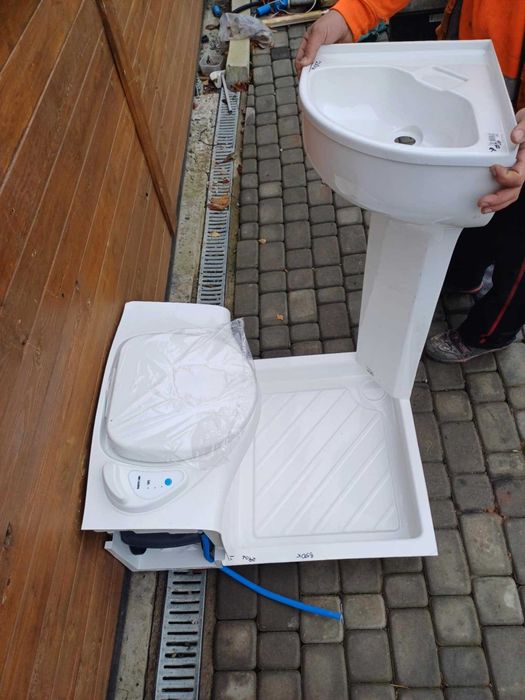 Łazienka pryczepa kempingowa kamper