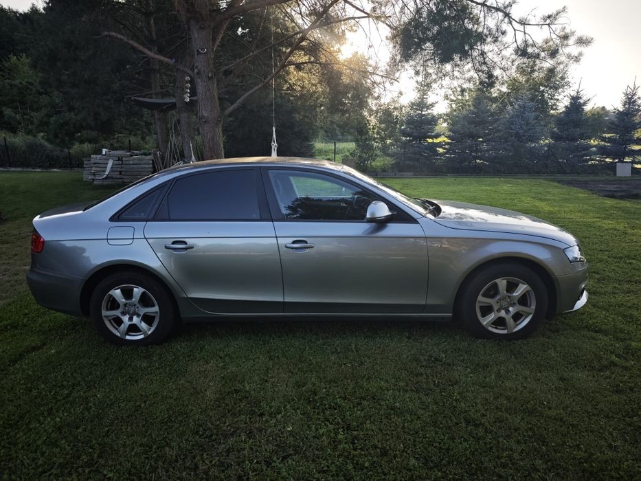 Audi A4 B8 2.0 TDI 143 KM S line | Bi-Xenon + LED | manual | 6-biegów | 2 kluczyki