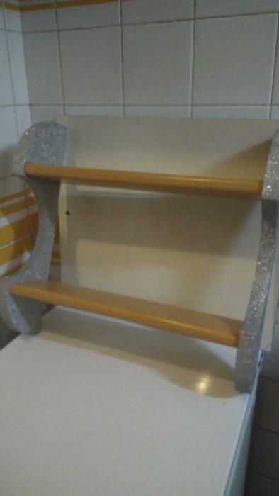 Estante decorada de 2 prateleiras nova
