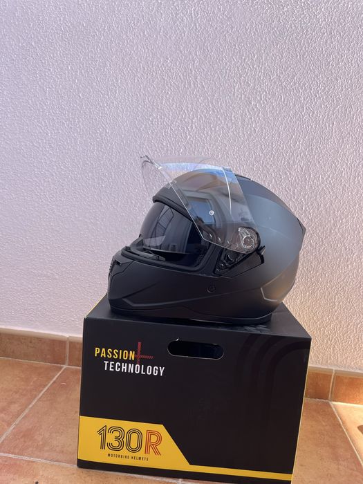 Capacete integral para mota