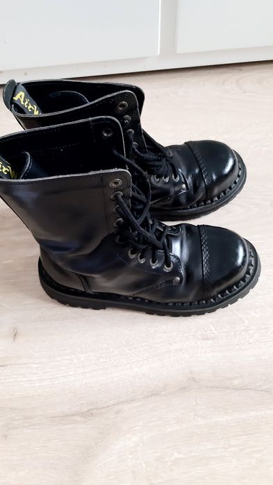 Glany,  czarne R.36 airwair with bouncing sole
