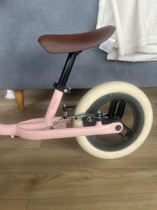 Bicicleta de aprendizagem rosa, B'twin (decathlon)