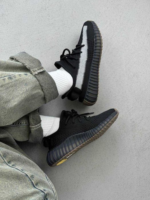 Кросівки Adidas Yeezy Boost 350 v2 Black white line premium