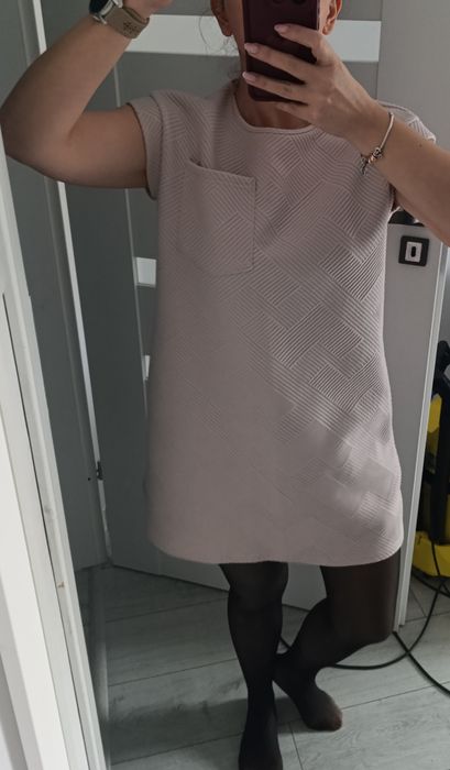 Biała ecru sukienka mini m s tłoczony wzór
