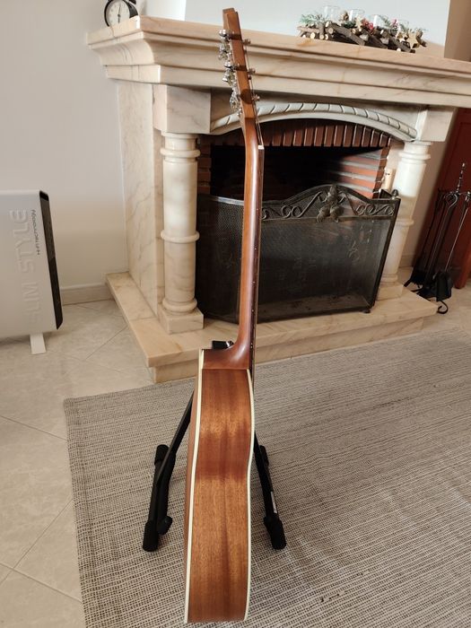 Guild guitar solid top