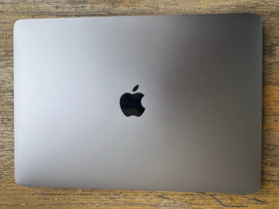 Macbook pro 13" Touchbar | 256 SSD | 8GB RAM | Core i5