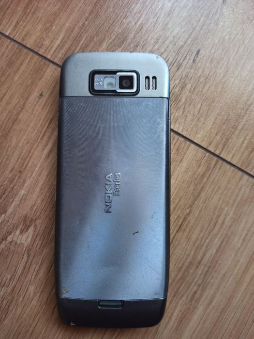 Telefon Nokia E52