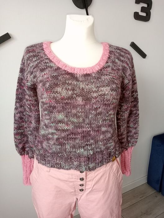 Sweter z merynosa rękodzieło