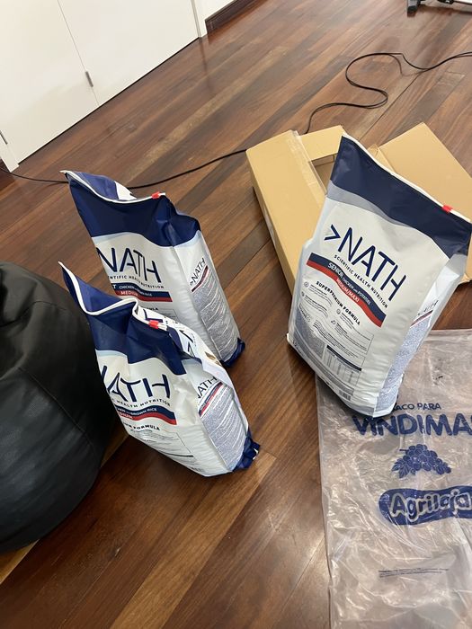 3 sacos de ração NATH para cão médio