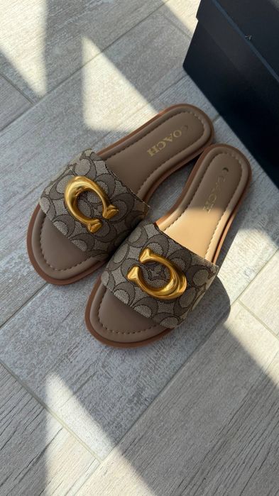 Шльопанці Coach Є OLX відправка