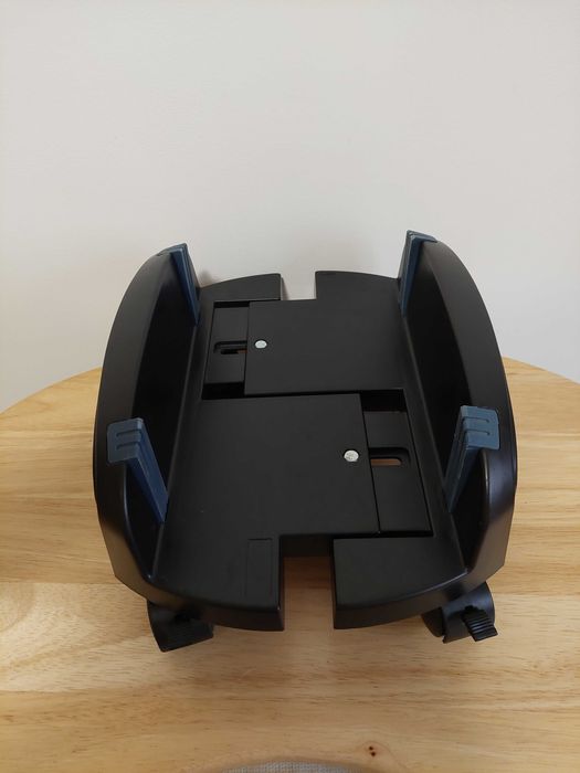 Suporte PC c/ rodas - Estado Novo