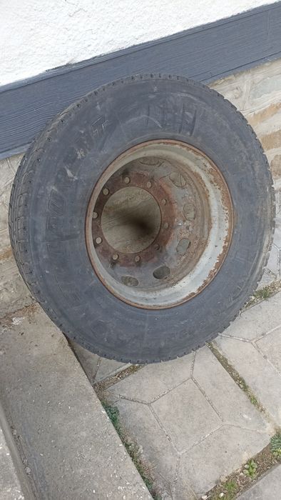 Шини вантажні ведучі і рульові 16с і 17.5 19.5 і 22.5