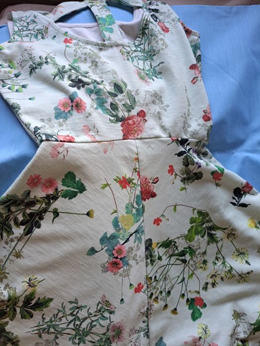 Vestido florido Pull & Bear