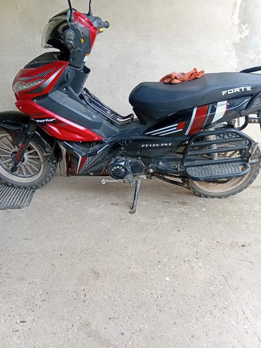 Скутер FORTE майже новий