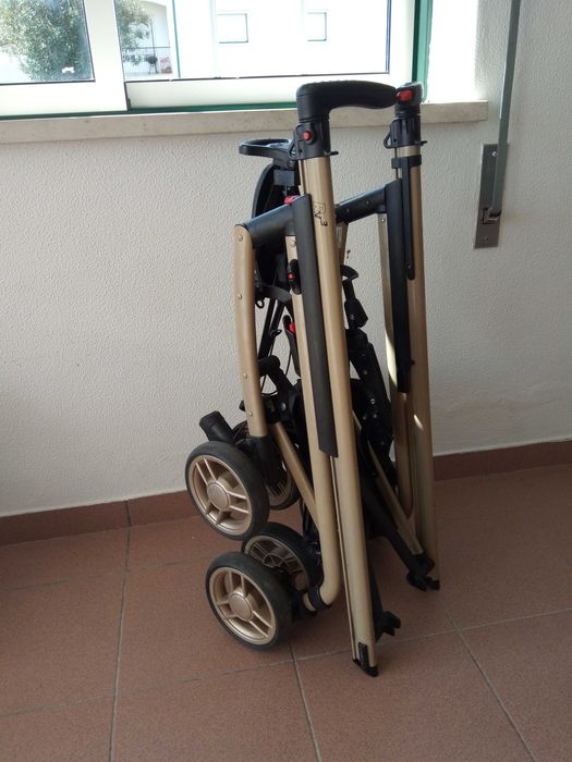 Trio Bebecar RV3 (ovo, cadeira e alcofa)