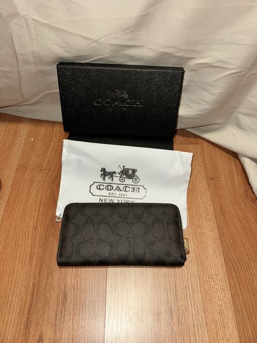 Carteira da coach castanha nova