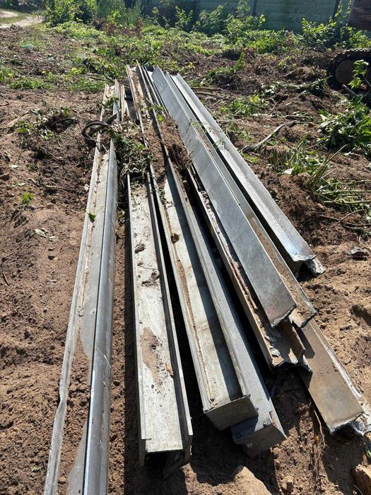 Słup stalowy HEB 140