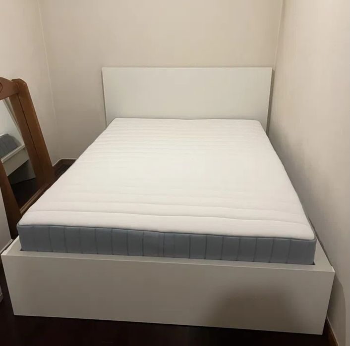 Cama de casal Malm ikea