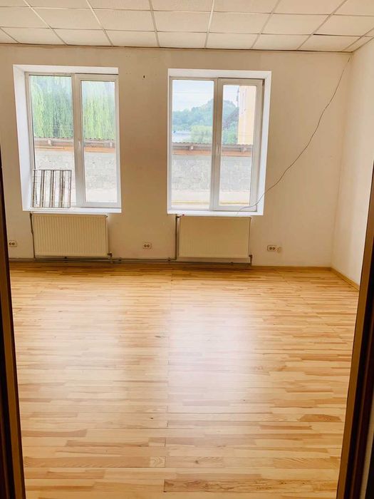 Офіс 54,6м2  (Б.Хмельницького 106) від власника