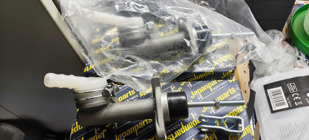 Bomba Principal Embraiagem Nissan Cabstar/Nissan Vanette - NOVAS