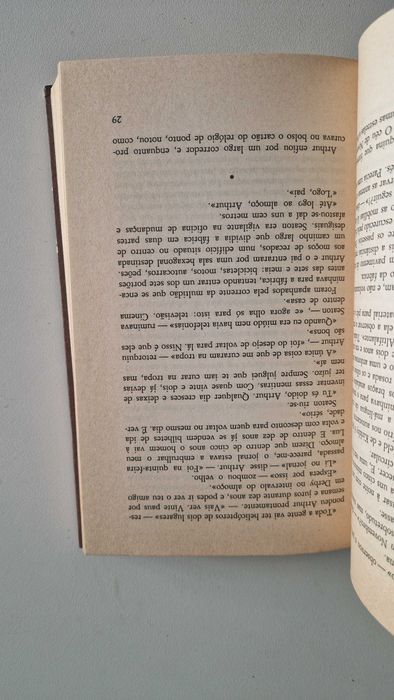 Livro Sábado à Noite e Domingo de Manhã, de Alam Silitoe