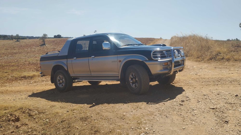 Carrinha Mitsubishi L200 diesel, ano 1998 para venda