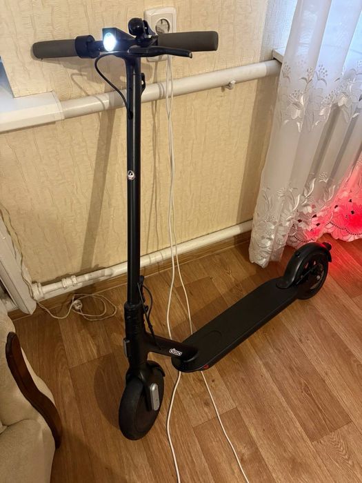 Продам электросамокат Xiaomi