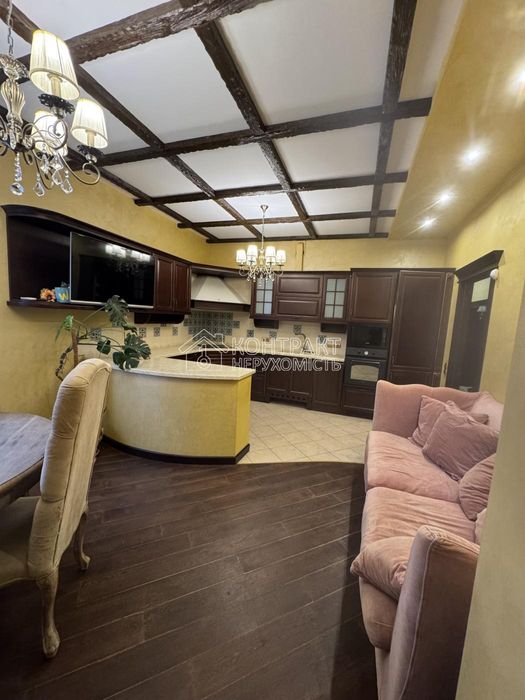 Сдається в оренду  2-кім кв 85 кВ.