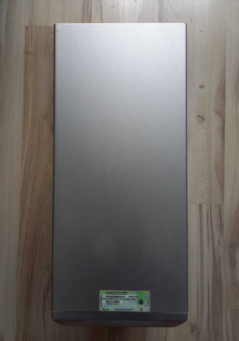 Obudowa PC z zawartością komputer