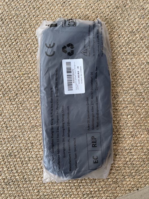 Estojo preto com 2 aberturas